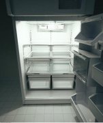 冰箱勤清洗，别忘了密封条
